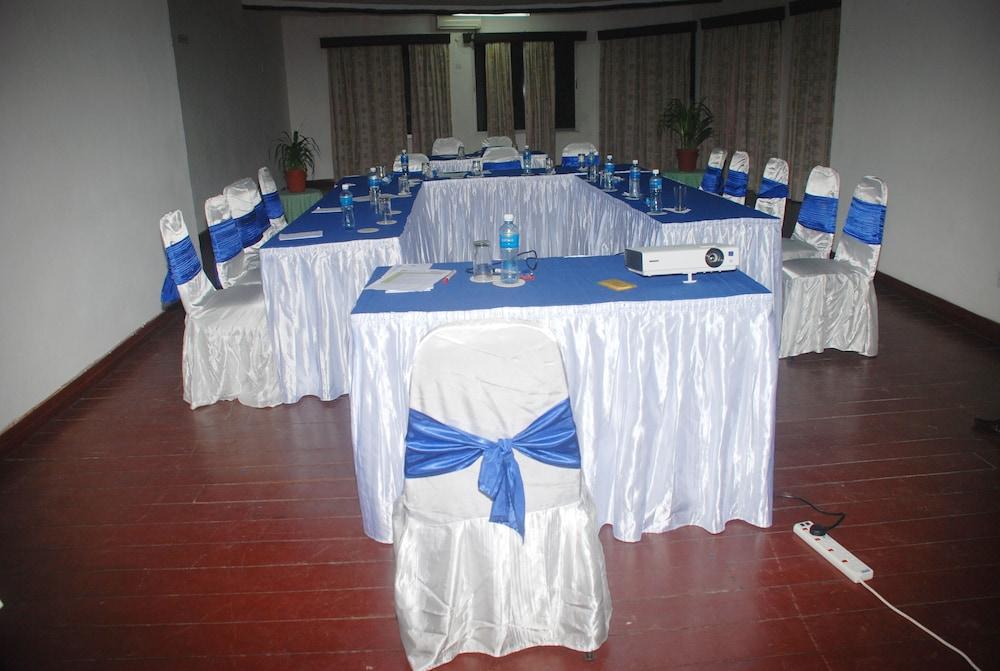 Bamburi Beach Hotel Exterior foto