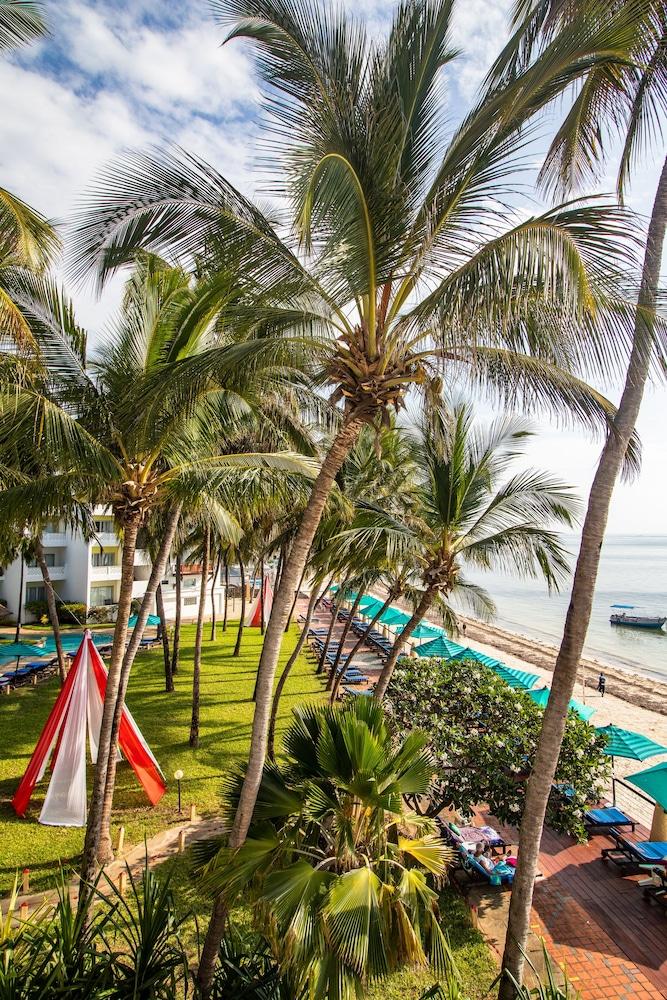 Bamburi Beach Hotel Exterior foto